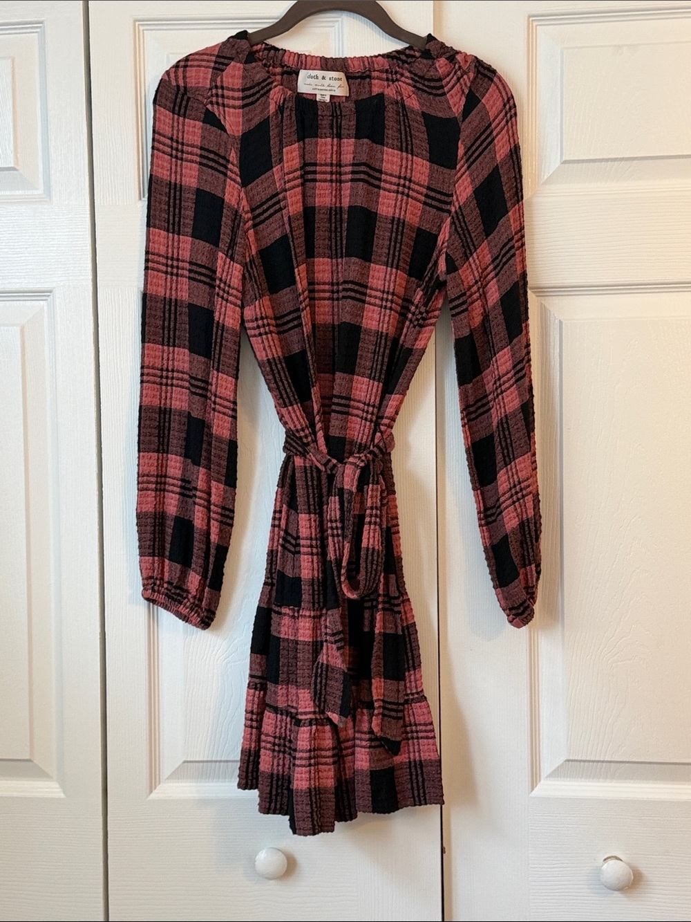 Cloth & Stone  Anthropologie Rose and Black Plaid Long-Sleeve Tie-Waist Dress